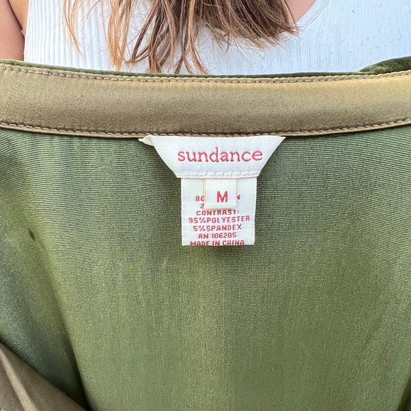 Sundance Olive Velvet collared V-neck tunic w/open placket & Long sleeves - Picture 4 of 5